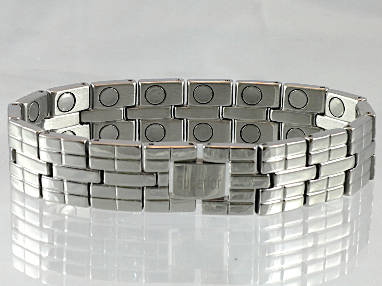 New 5200 Gauss Bracelet Released by Pain Free Living